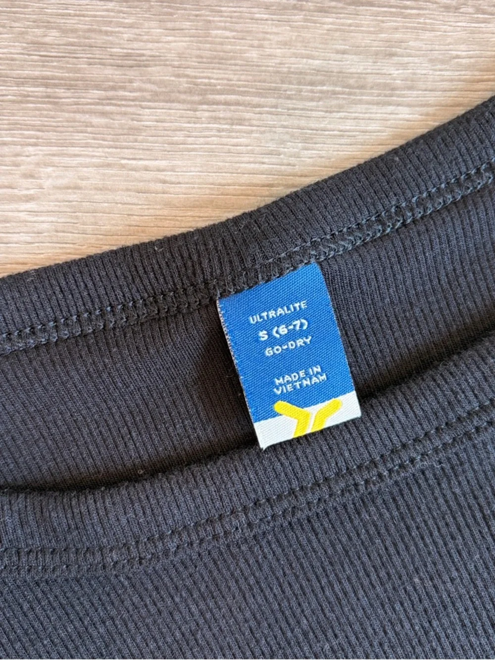 Old Navy Ultralite girls black long sleeve top